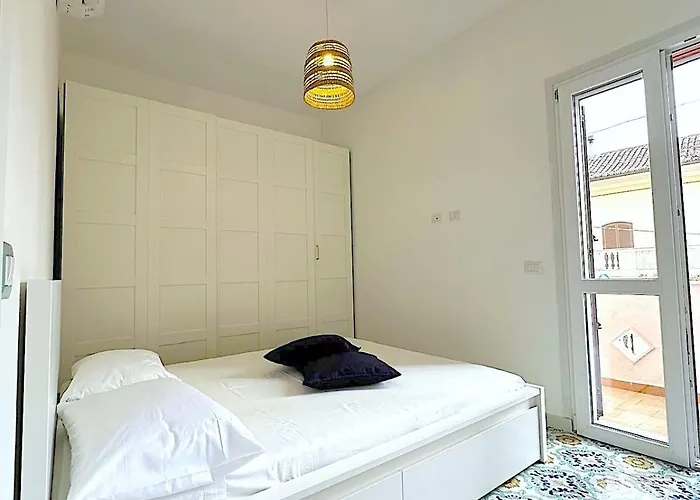 Salina Sea View شقة *